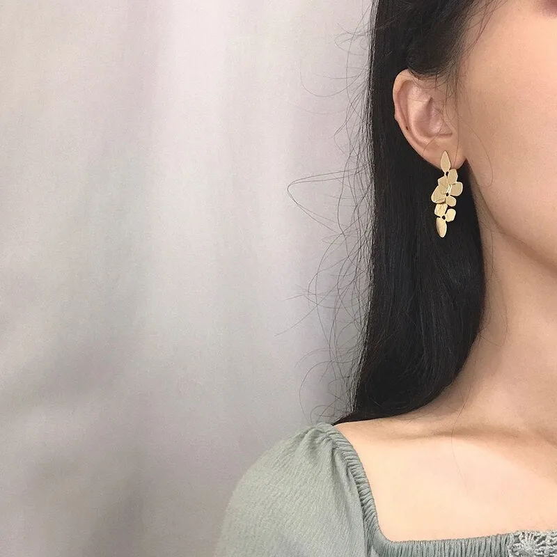 Elegant Timeless Leaf Retro Earrings