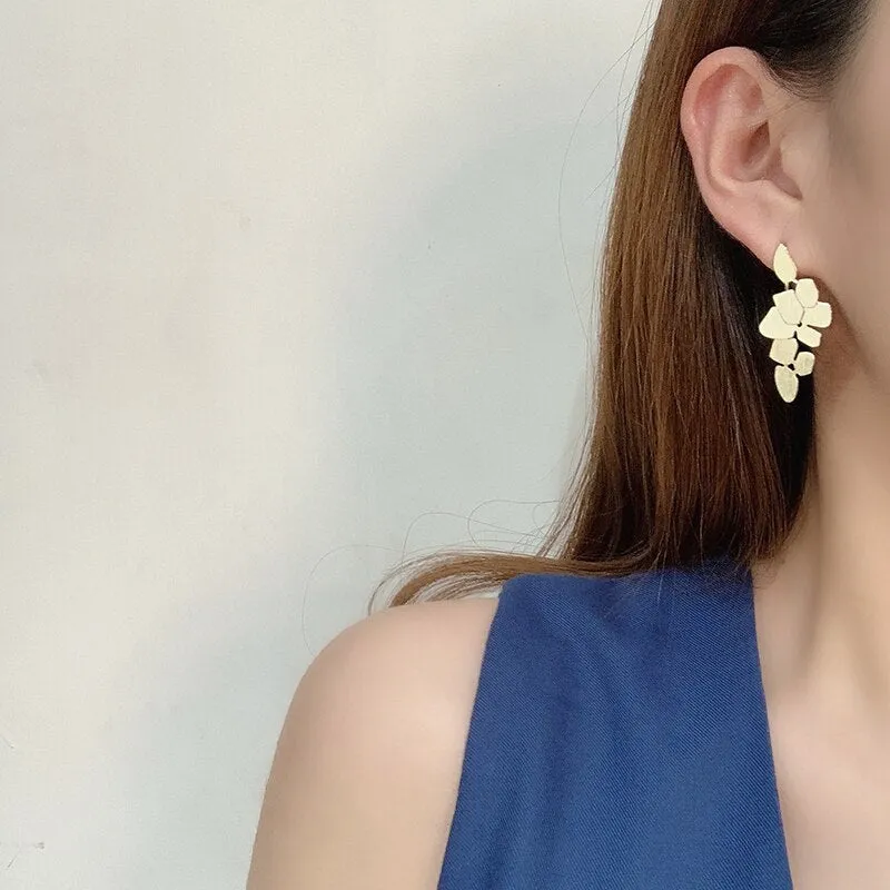 Elegant Timeless Leaf Retro Earrings