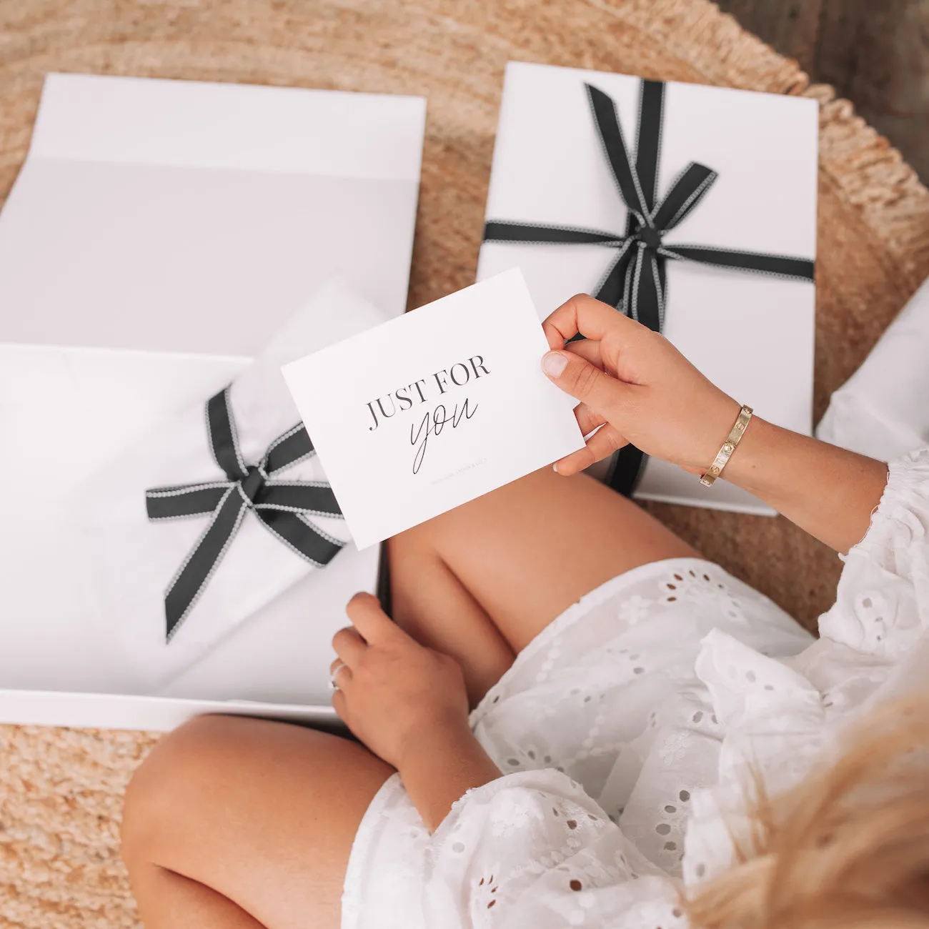 Gift Wrapping - White