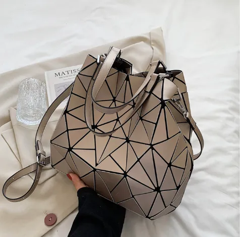 New internet celebrity fashion stitching geometric rhombus handbag texture large capacity shoulder tote bag